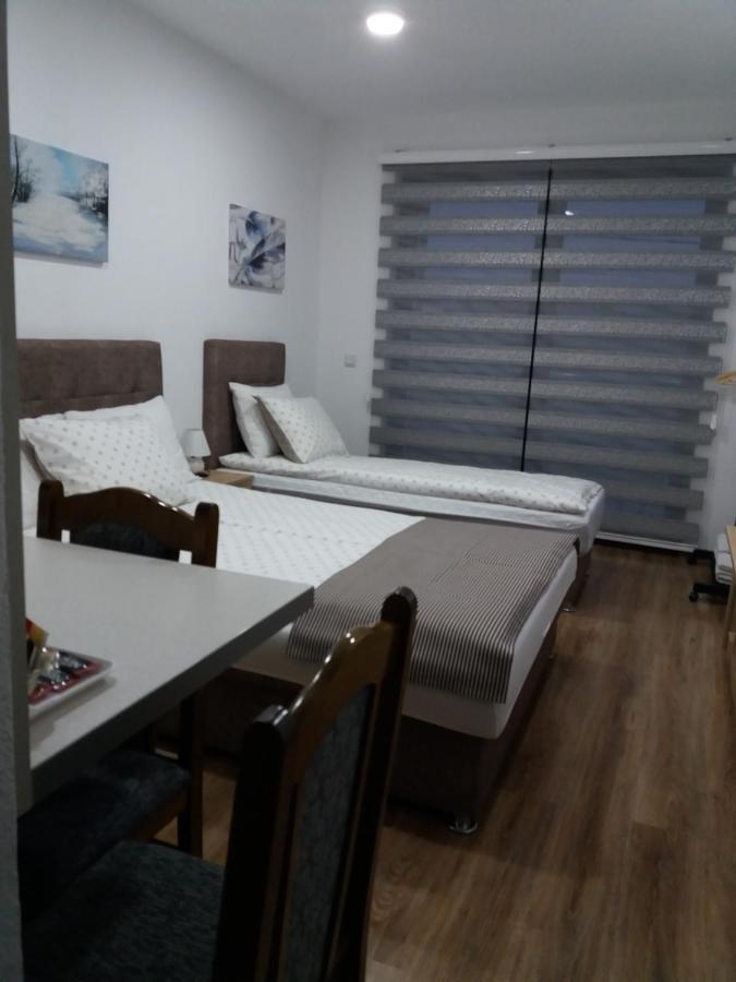 Apartments Karic Aerodrom Tuzla Dubrave Gornje Esterno foto